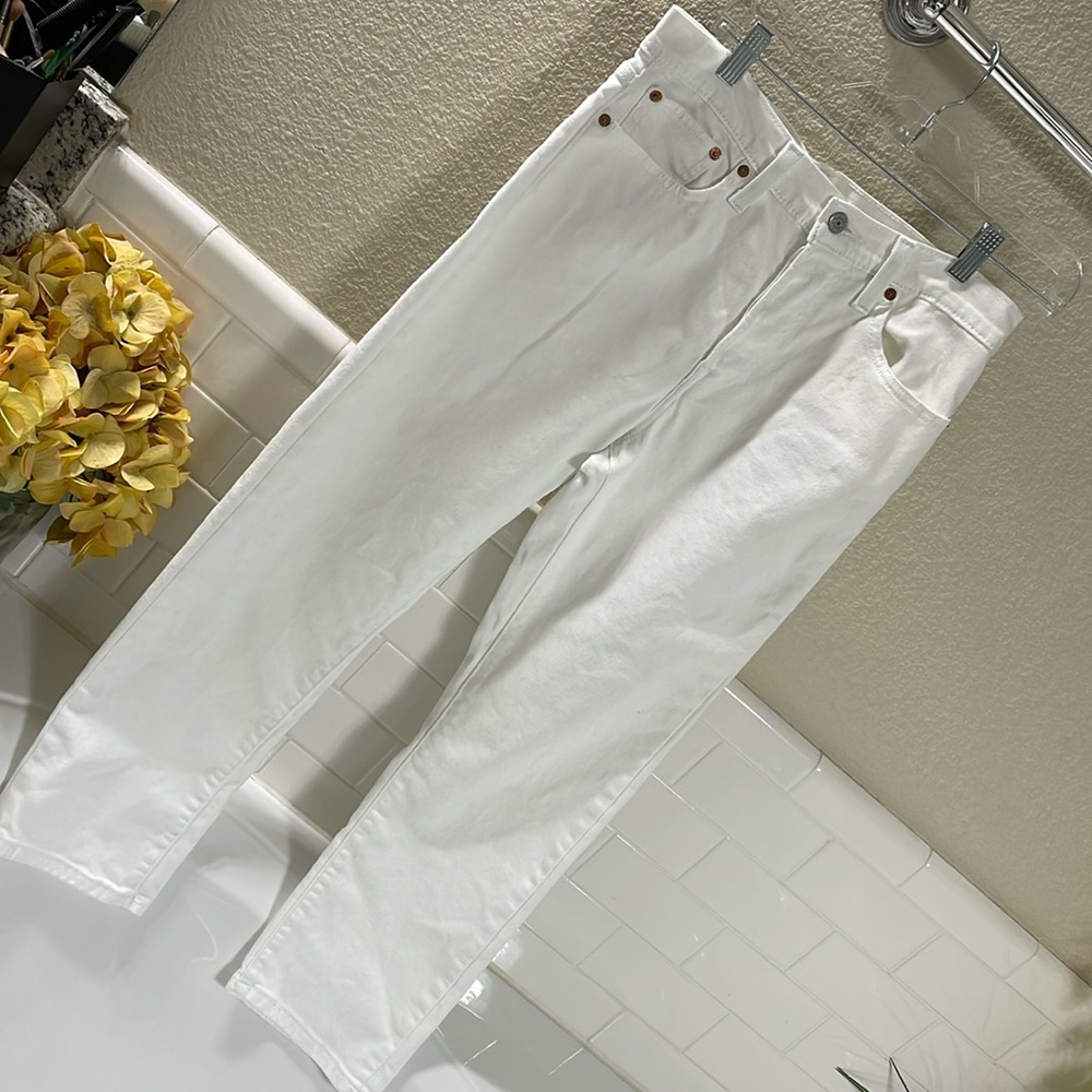 Levi’s Wedgie White Straight Leg Jeans . Size 30